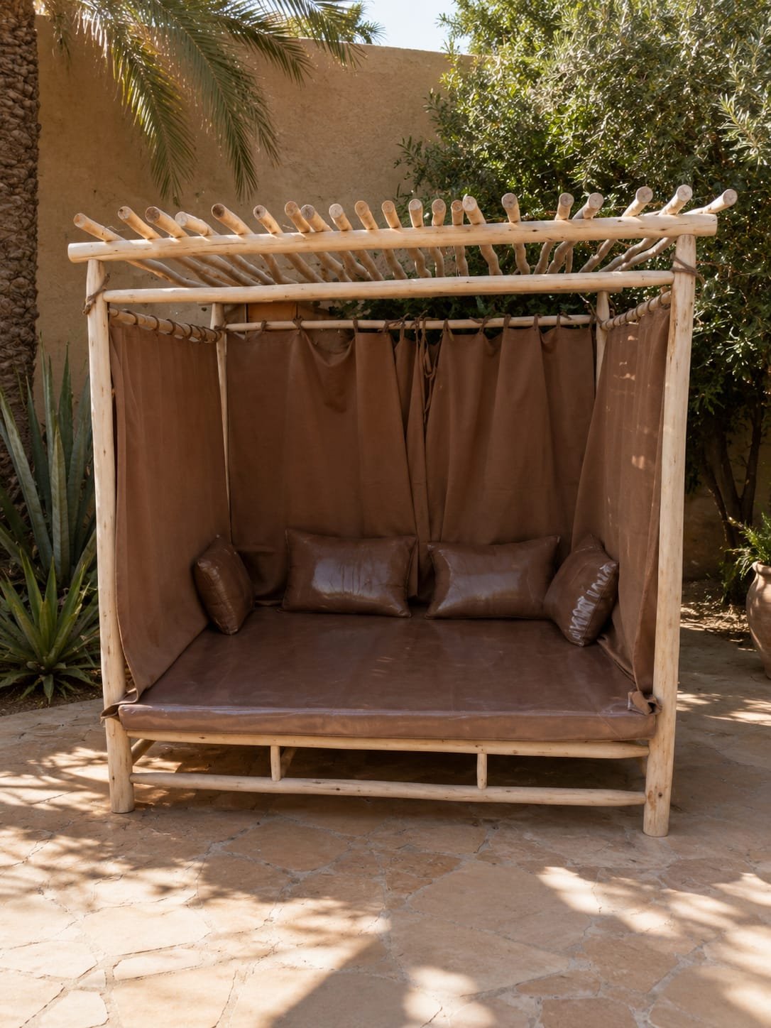 Détail de mobilier artisanal en extérieur